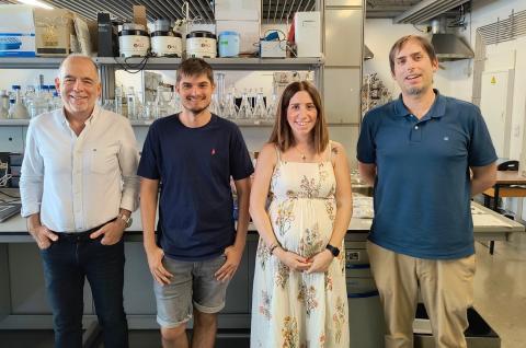 equipo investigador que ha desarrollado el trabajo, de izquierda a derecha: Jesús Santamaría, Ignacio García-Peiró, María Sancho-Albero y José Luis Hueso autores